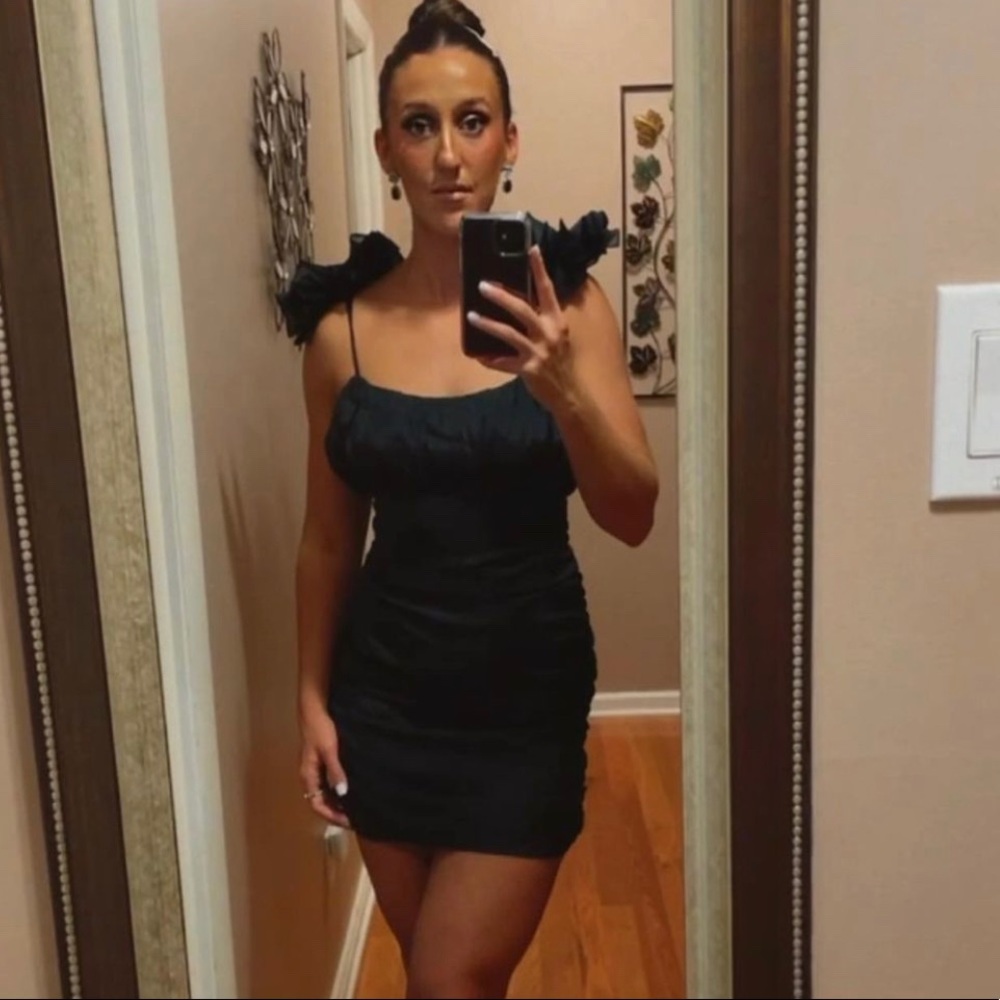 LOVERS & FRIENDS: LBD 🖤